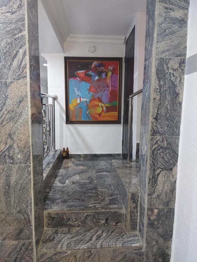 Rush Hotel & Apartments Лаґос Екстер'єр фото