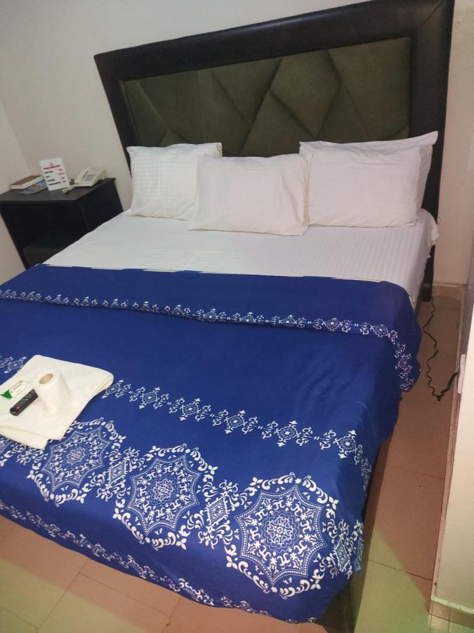Rush Hotel & Apartments Лаґос Екстер'єр фото