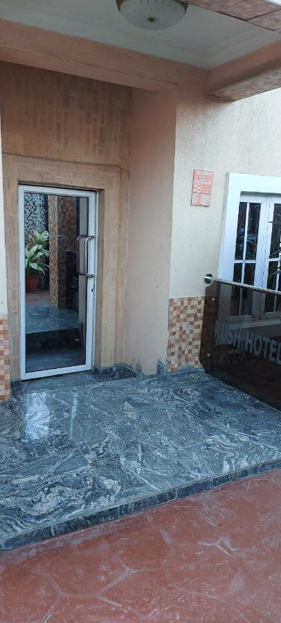 Rush Hotel & Apartments Лаґос Екстер'єр фото